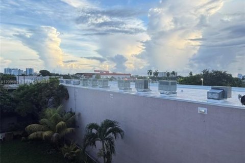Copropriété à louer à Miami, Floride: 1 chambre, 54.91 m2 № 2385093 - photo 12