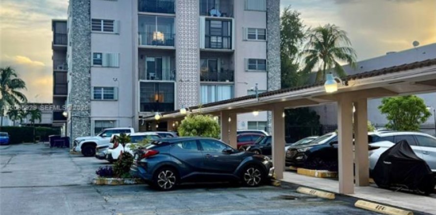 Condo à Miami, Floride, 1 chambre  № 2385093