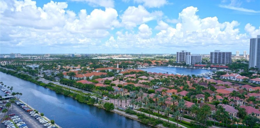Condo in Aventura, Florida, 2 bedrooms № 1760877