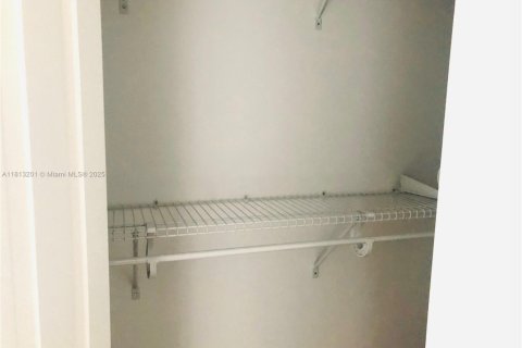 Condo in Aventura, Florida, 2 bedrooms  № 1760877 - photo 26