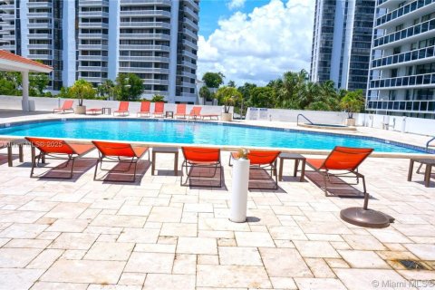Condo in Aventura, Florida, 2 bedrooms  № 1760877 - photo 5