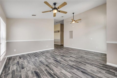 Villa ou maison à vendre à New Smyrna Beach, Floride: 3 chambres, 206.89 m2 № 1835038 - photo 15