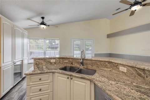 Villa ou maison à vendre à New Smyrna Beach, Floride: 3 chambres, 206.89 m2 № 1835038 - photo 25