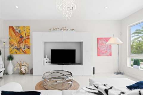 Townhouse in LANDMARK in Doral, Florida 3 bedrooms, 246.56 sq.m. № 1892106 - photo 28