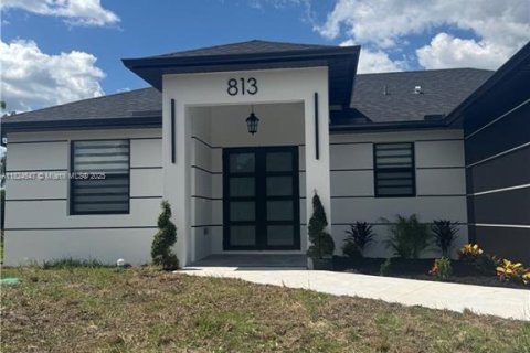 House in Lehigh Acres, Florida 3 bedrooms № 1790433 - photo 5