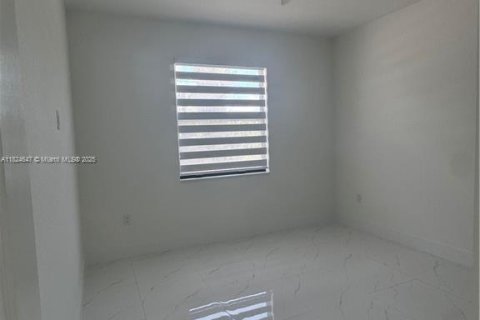 House in Lehigh Acres, Florida 3 bedrooms № 1790433 - photo 23