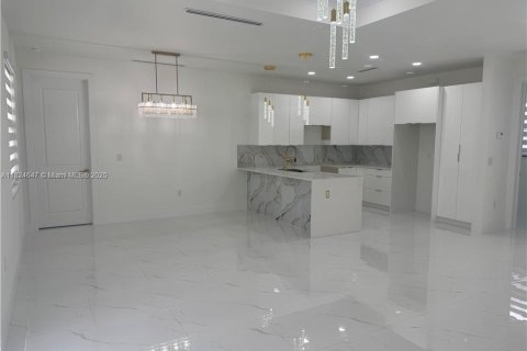 House in Lehigh Acres, Florida 3 bedrooms № 1790433 - photo 10