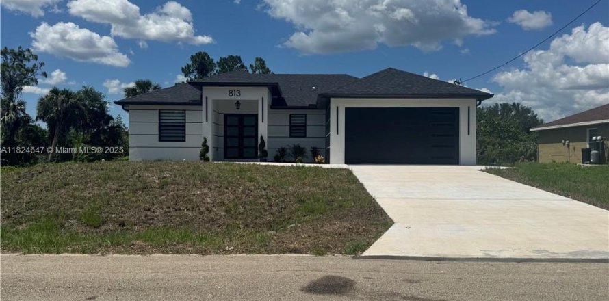House in Lehigh Acres, Florida 3 bedrooms № 1790433