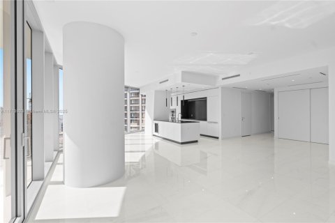 Condominio en venta en Miami, Florida, 2 dormitorios, 198.16 m2 № 1467756 - foto 11