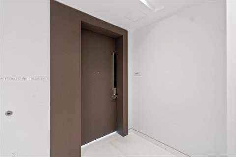Condominio en venta en Miami, Florida, 2 dormitorios, 198.16 m2 № 1467756 - foto 7