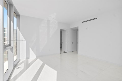 Condominio en venta en Miami, Florida, 2 dormitorios, 198.16 m2 № 1467756 - foto 17