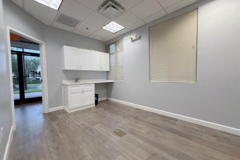 Immobilier commercial à louer à Orlando, Floride: 70.79 m2 № 2415180 - photo 8