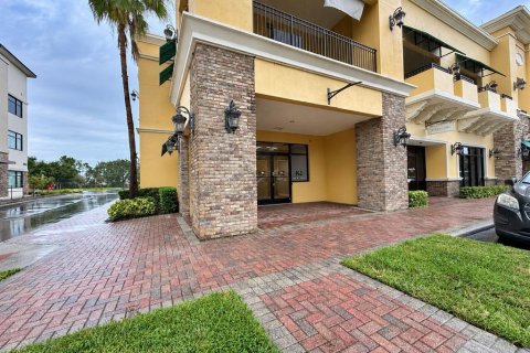 Immobilier commercial à louer à Orlando, Floride: 70.79 m2 № 2415180 - photo 2