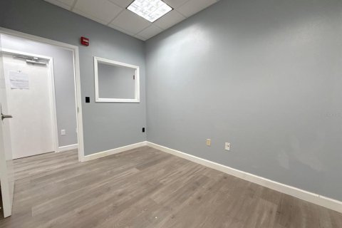Immobilier commercial à louer à Orlando, Floride: 70.79 m2 № 2415180 - photo 12