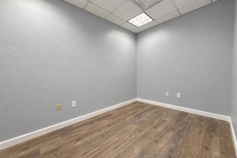Immobilier commercial à louer à Orlando, Floride: 70.79 m2 № 2415180 - photo 13