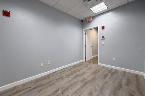 Immobilier commercial à louer à Orlando, Floride: 70.79 m2 № 2415180 - photo 10