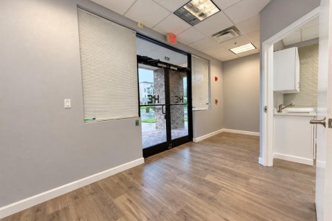Immobilier commercial à louer à Orlando, Floride: 70.79 m2 № 2415180 - photo 5