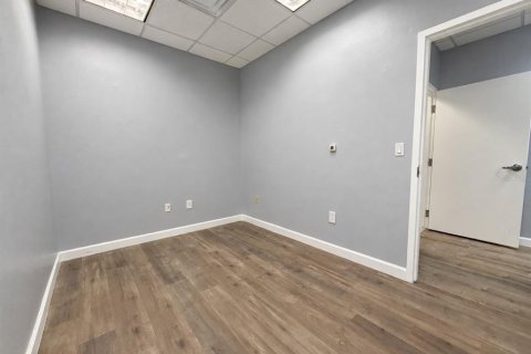 Immobilier commercial à louer à Orlando, Floride: 70.79 m2 № 2415180 - photo 14
