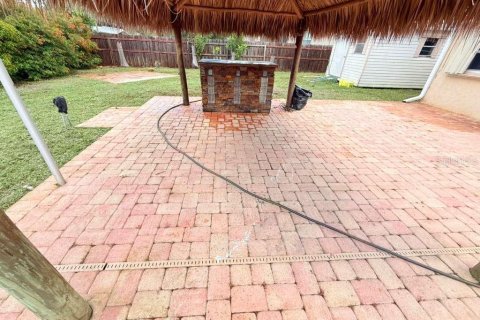 House in Cape Coral, Florida 3 bedrooms, 150.69 sq.m. № 2201847 - photo 20