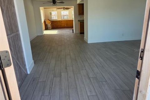 House in Cape Coral, Florida 3 bedrooms, 150.69 sq.m. № 2201847 - photo 6