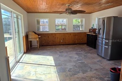 House in Cape Coral, Florida 3 bedrooms, 150.69 sq.m. № 2201847 - photo 9