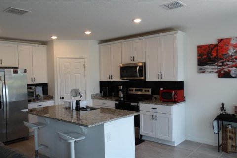 House in Kissimmee, Florida 3 bedrooms, 139.91 sq.m. № 2210513 - photo 4