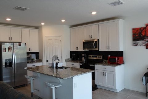 House in Kissimmee, Florida 3 bedrooms, 139.91 sq.m. № 2210513 - photo 5
