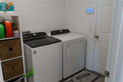 House in Kissimmee, Florida 3 bedrooms, 139.91 sq.m. № 2210513 - photo 17