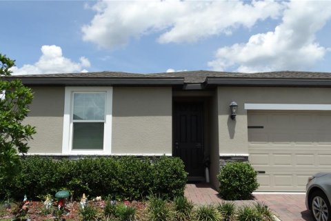 House in Kissimmee, Florida 3 bedrooms, 139.91 sq.m. № 2210513 - photo 3