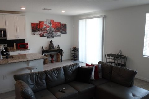 House in Kissimmee, Florida 3 bedrooms, 139.91 sq.m. № 2210513 - photo 9