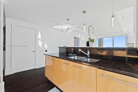 Снять в аренду кондоминиум в Майами-Бич, Флорида 2 спальни, 131.92м2, № 1990633 - фото 9