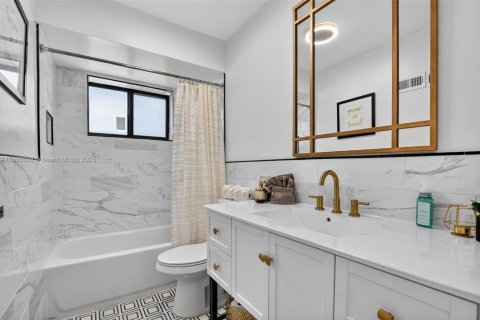 Casa en venta en Sunrise, Florida, 2 dormitorios, 133.59 m2 № 1950721 - foto 26