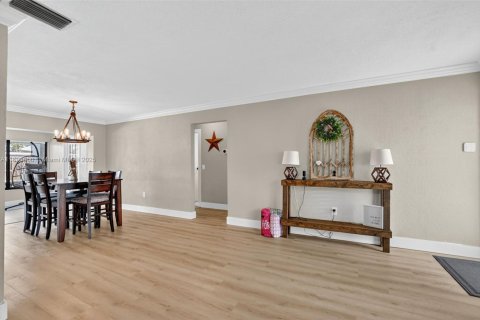 Casa en venta en Sunrise, Florida, 2 dormitorios, 133.59 m2 № 1950721 - foto 6