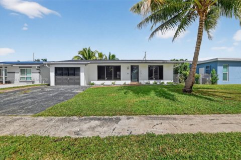 Casa en venta en Sunrise, Florida, 2 dormitorios, 133.59 m2 № 1950721 - foto 1