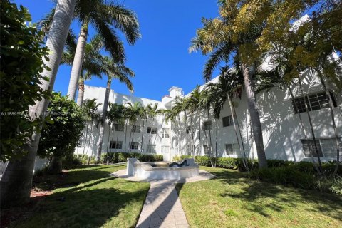 Apartamento en alquiler en Miami Beach, Florida, 1 dormitorio, 48.68 m2 № 1938735 - foto 9