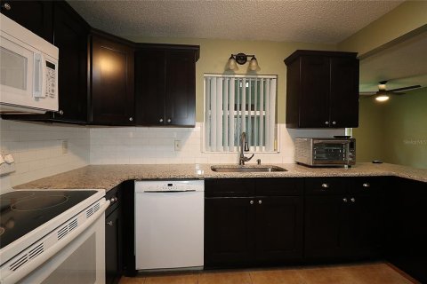 House in Ocala, Florida 2 bedrooms, 132.29 sq.m. № 1801785 - photo 7