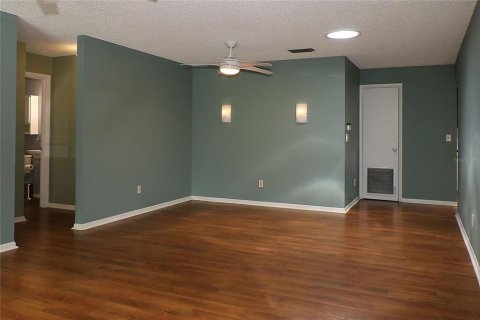 House in Ocala, Florida 2 bedrooms, 132.29 sq.m. № 1801785 - photo 3
