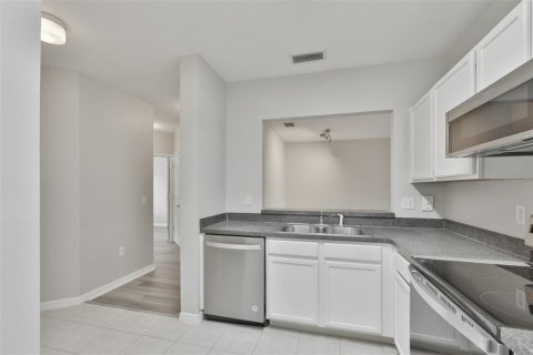 Condo in Riverview, Florida, 3 bedrooms № 2207919 - photo 4