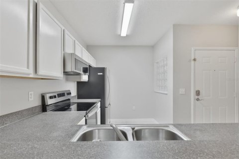 Condo in Riverview, Florida, 3 bedrooms № 2207919 - photo 17