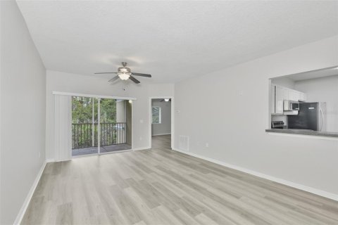 Condo in Riverview, Florida, 3 bedrooms № 2207919 - photo 6