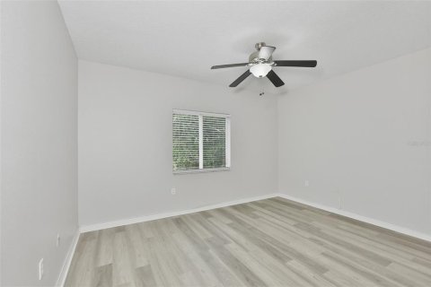 Condo in Riverview, Florida, 3 bedrooms № 2207919 - photo 8