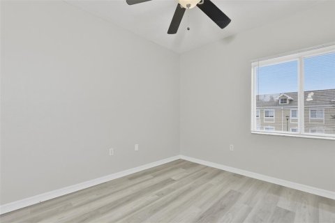 Condo in Riverview, Florida, 3 bedrooms № 2207919 - photo 12