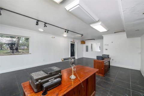 Propiedad comercial en alquiler en Saint Petersburg, Florida № 1829711 - foto 2