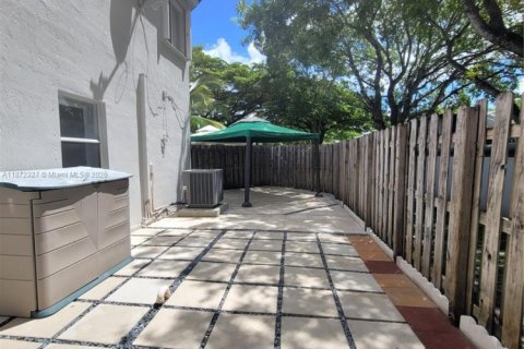 Adosado en alquiler en Miami, Florida, 3 dormitorios, 120.77 m2 № 1922559 - foto 27