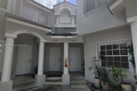 Adosado en alquiler en Miami, Florida, 3 dormitorios, 120.77 m2 № 1922559 - foto 2