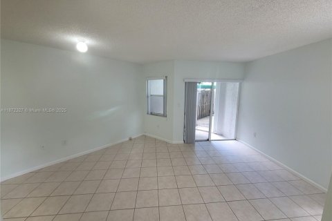 Adosado en alquiler en Miami, Florida, 3 dormitorios, 120.77 m2 № 1922559 - foto 13