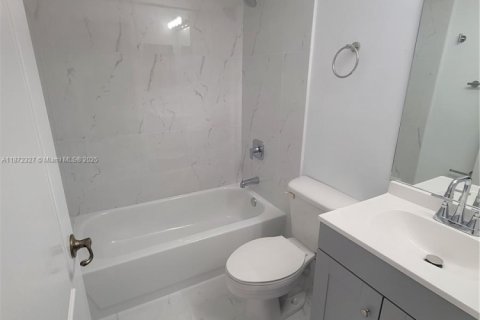 Adosado en alquiler en Miami, Florida, 3 dormitorios, 120.77 m2 № 1922559 - foto 24