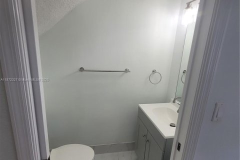 Adosado en alquiler en Miami, Florida, 3 dormitorios, 120.77 m2 № 1922559 - foto 5