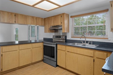 House in Homosassa, Florida 3 bedrooms, 190.45 sq.m. № 2227242 - photo 20