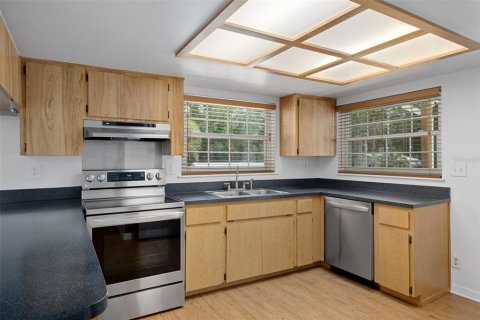 House in Homosassa, Florida 3 bedrooms, 190.45 sq.m. № 2227242 - photo 19